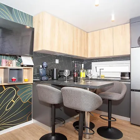 Mobile Ivana 营地 比奥格勒·纳·莫鲁