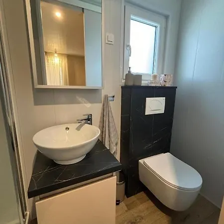 营地 Mobile Ivana *