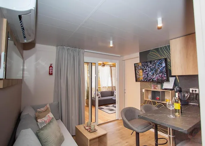 Mobile Ivana Κάμπινγκ *